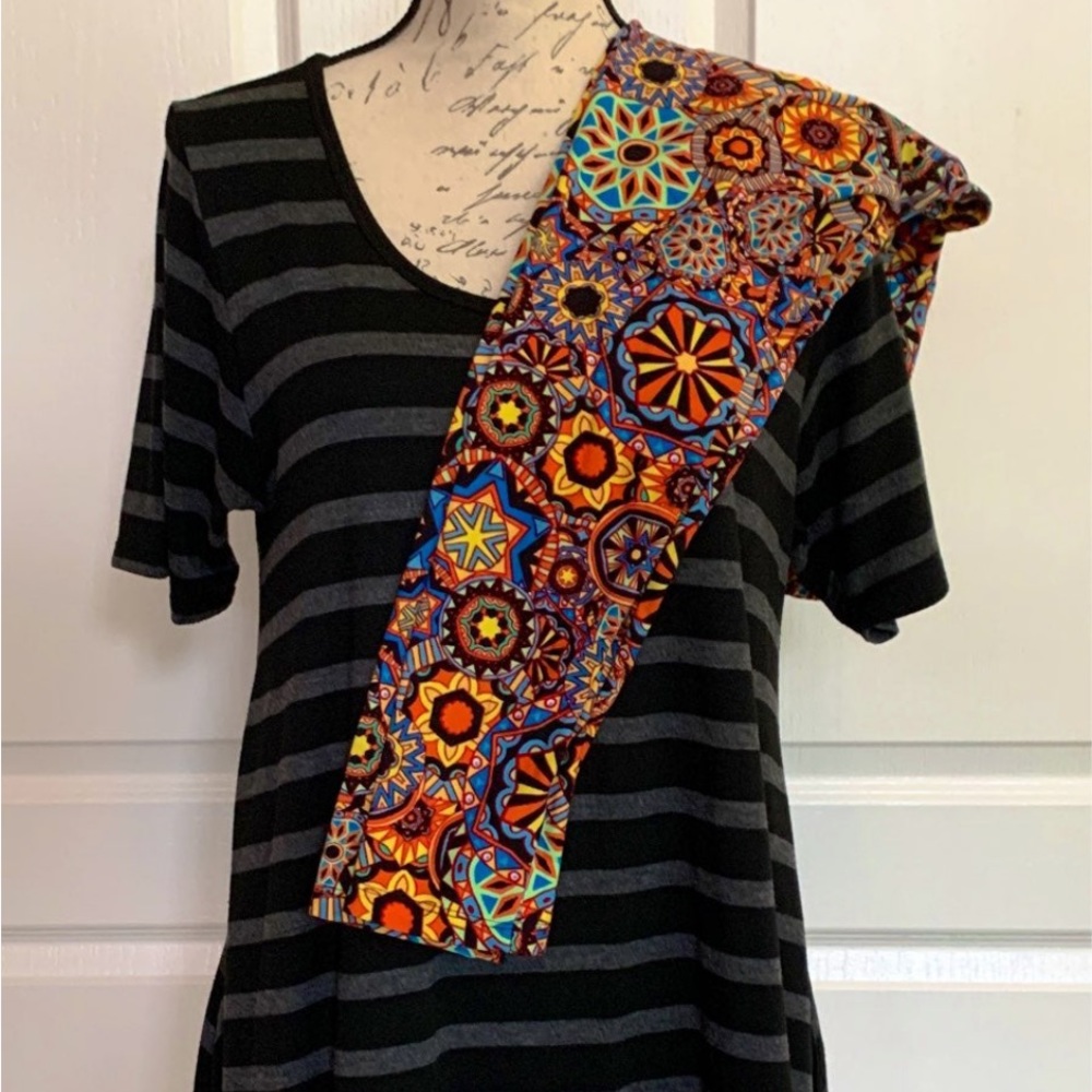 LuLaRoe Perfect Tee size S, OS leggings